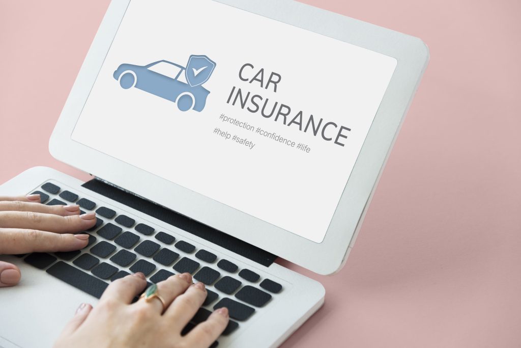 Les avantages et inconvénients de l'assurance auto en ligne